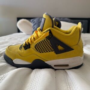 Jordan Kids Sneakers in Yellow and Black